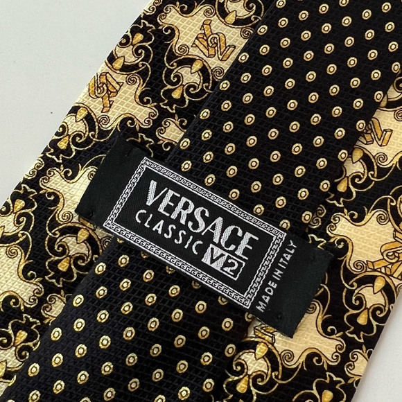 Versace Classic V2 Gold and Black Printed Silk Tie Made in Italy - Picture 5 of 9
